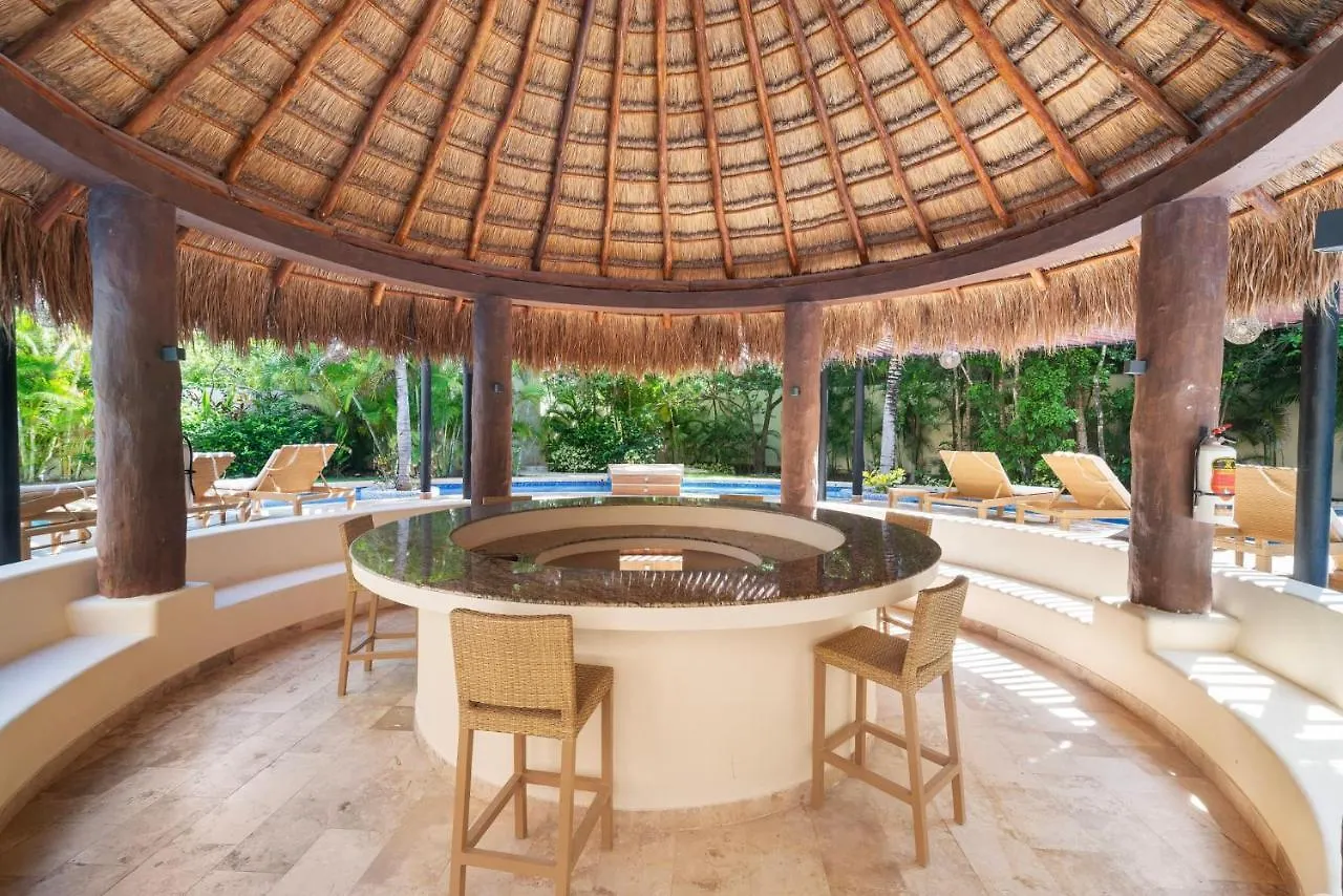 Tropical Elegance: Luxurious Apt With Pool View Tulum 0*,