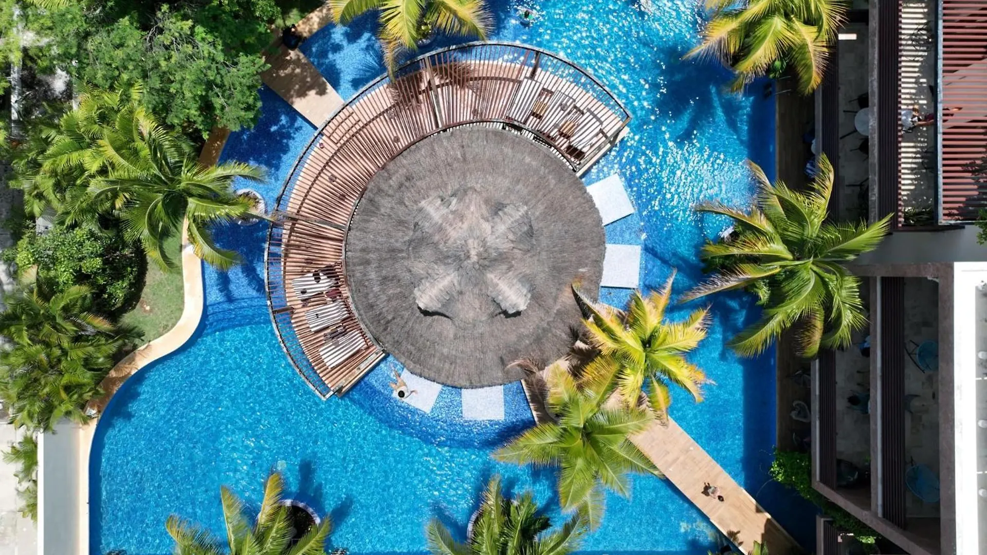 Tropical Elegance: Luxurious Apt With Pool View Tulum
